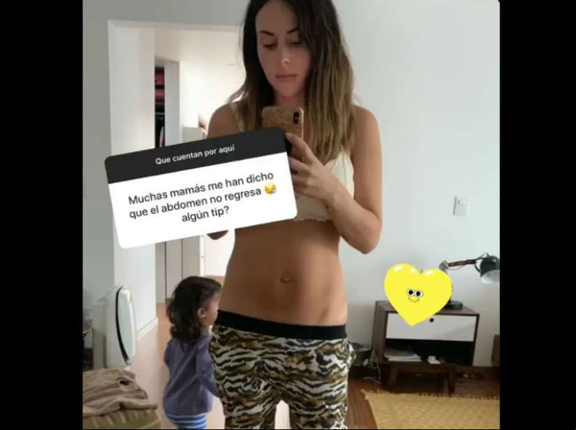 Durante una sesión de preguntas y respuestas en Instagram, Zuria compartió una imagen de su vientre plano a poco más de un mes de convertirse en madre. “El cuerpo tiene memoria, poco a poco, comiendo sano y en mi caso la lactancia me ayuda mucho. Terminando la cuarentena retomaré el ejercicio poco a poco y así con paciencia vas viendo cambios”, expresó.