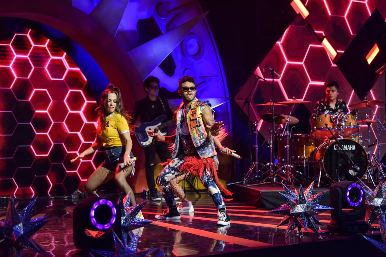 A diferencia de otros años, la celebración del Grito de Independencia se realizó en los hogares mexicanos y para ello, Televisa reunió a algunas de las estrellas más representativas de la música para llevar el ritmo a los hogares. Revive este concierto en imágenes.