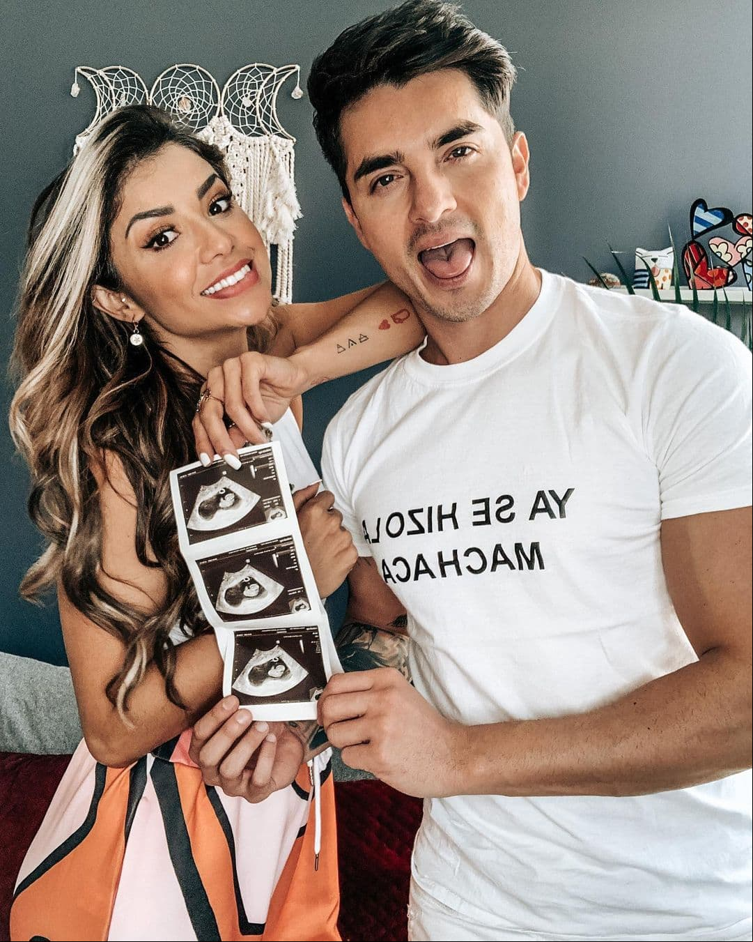 Christian Estrada y Ferka confirman embarazo con imágenes de su ultrasonido.