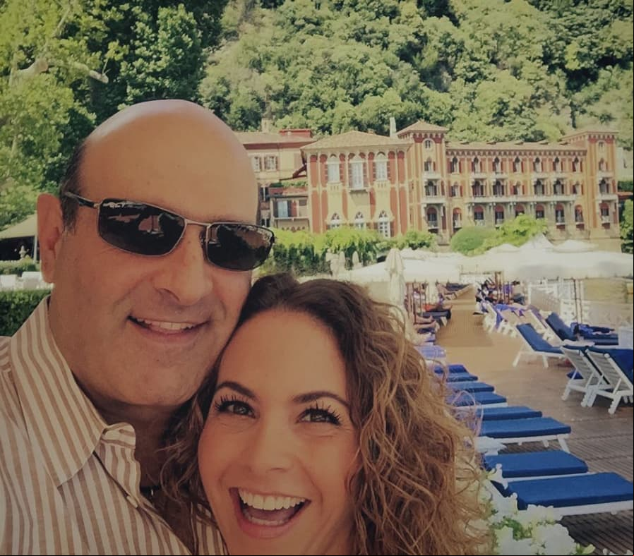 A pesar de sus profesiones, ambos han sabido darse el tiempo para conocerse y pasar tiempo con sus respectivas familias, por ello es que la actriz ha convivido con los primos de su novio, ya que se le ha visto junto a Johanna Slim, Arturo Elías Ayub, Carlos Slim Domit y María Elena Torruco.
