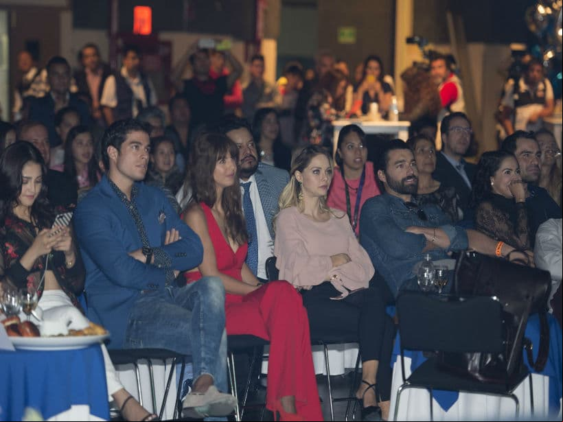Parte del elenco y producción se reunió este lunes 19 de febrero en el foro 14 de Televisa San Ángel, para disfrutar de las primeras escenas.