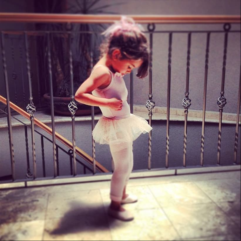 La imagen alcanzó más de 13 mil likes y sus seguidores le dedicaron tiernas palabras. “Wow, se parece a su papá”, “qué bella, bendiciones”, “feliz cumpleaños a tu linda princesa”, “qué mirada tan dulce tiene” y “que Dios la bendiga… ¡es idéntica a su padre!”, fueron algunos de los comentarios de su post.