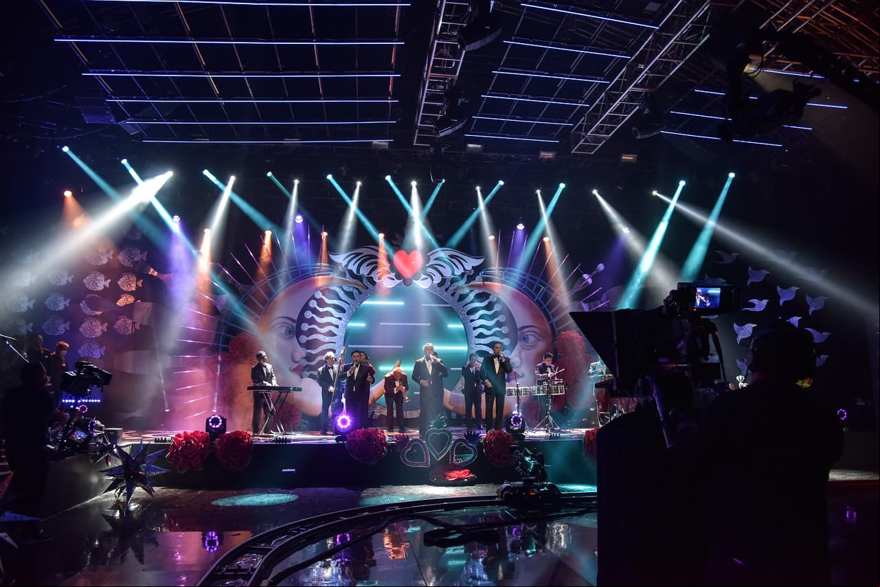 Este año, este evento especial solo contó con la presencia de las agrupaciones participantes sin talento invitado. La Sonora Santanera cantó sus clásicos ‘El Orangután’ y ‘Mil Hojas’.