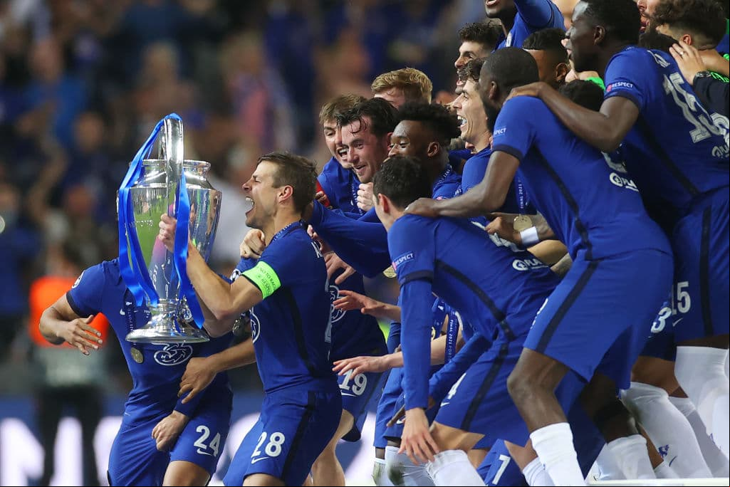 Los 'Blues' pintan de azul el Estadio Do Dragao con las celebraciones de la segunda UEFA Champions League de su historia.