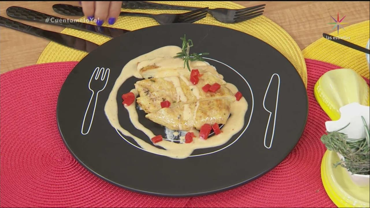 RECETA: Pechugas de pollo en salsa de pimiento rojo