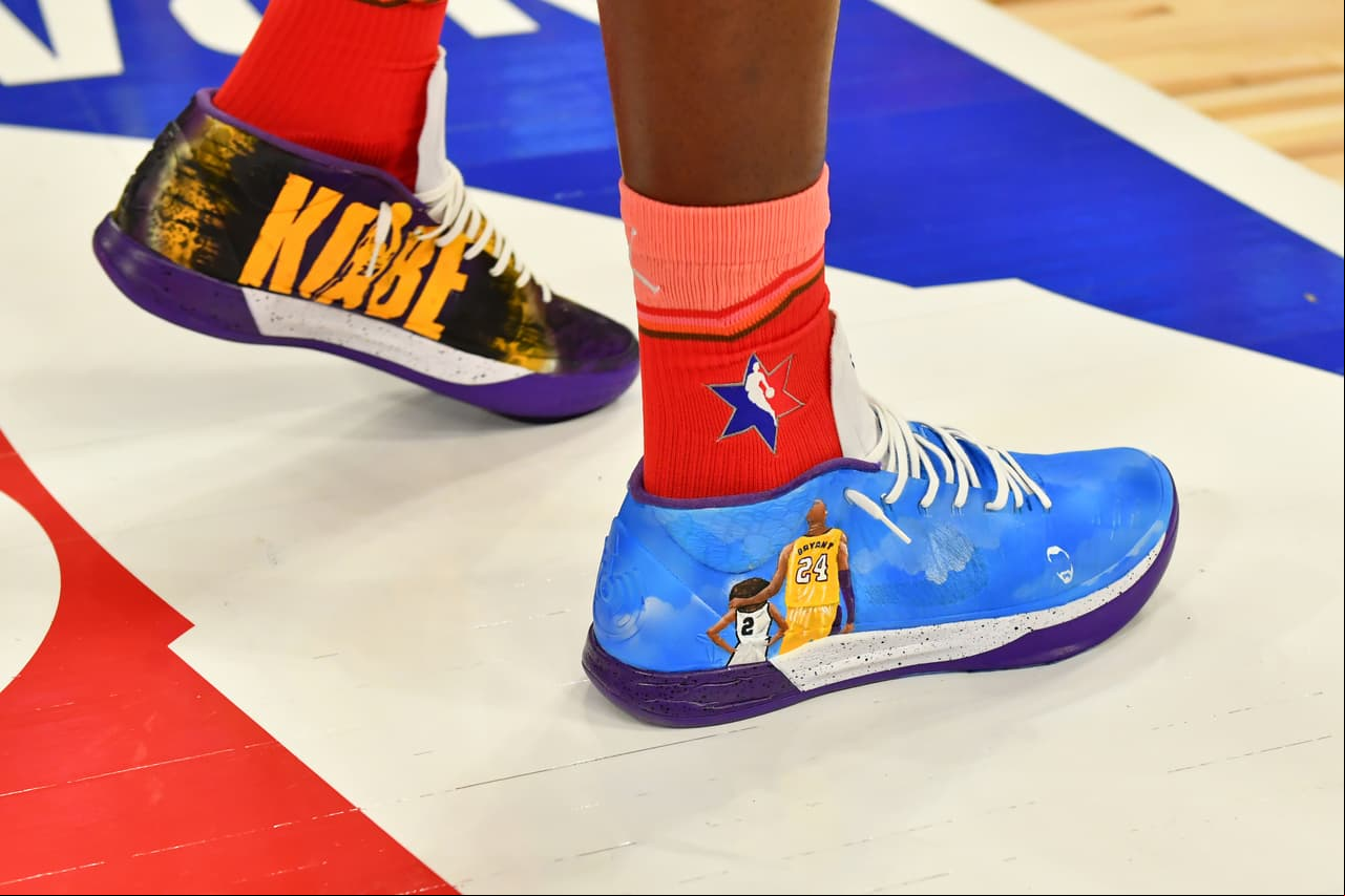 Los jugadores decidieron elegir diseños en su vestimenta con algo referente a Kobe Bryant ¡Qué momentos!
