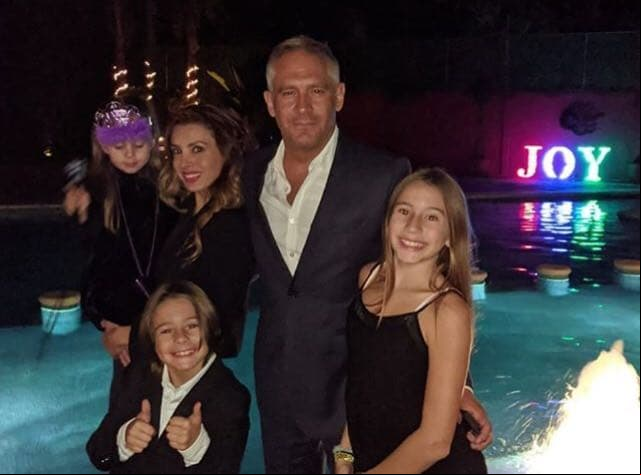 Gala, Lucca y Lia son los tres pequeños que han resultado del gran amor que se tienen. "A mí casarme es lo mejor que me ha pasado en la vida. Encontré mi centro; una mujer que me centró", reveló de la Torre en noviembre de 2019.