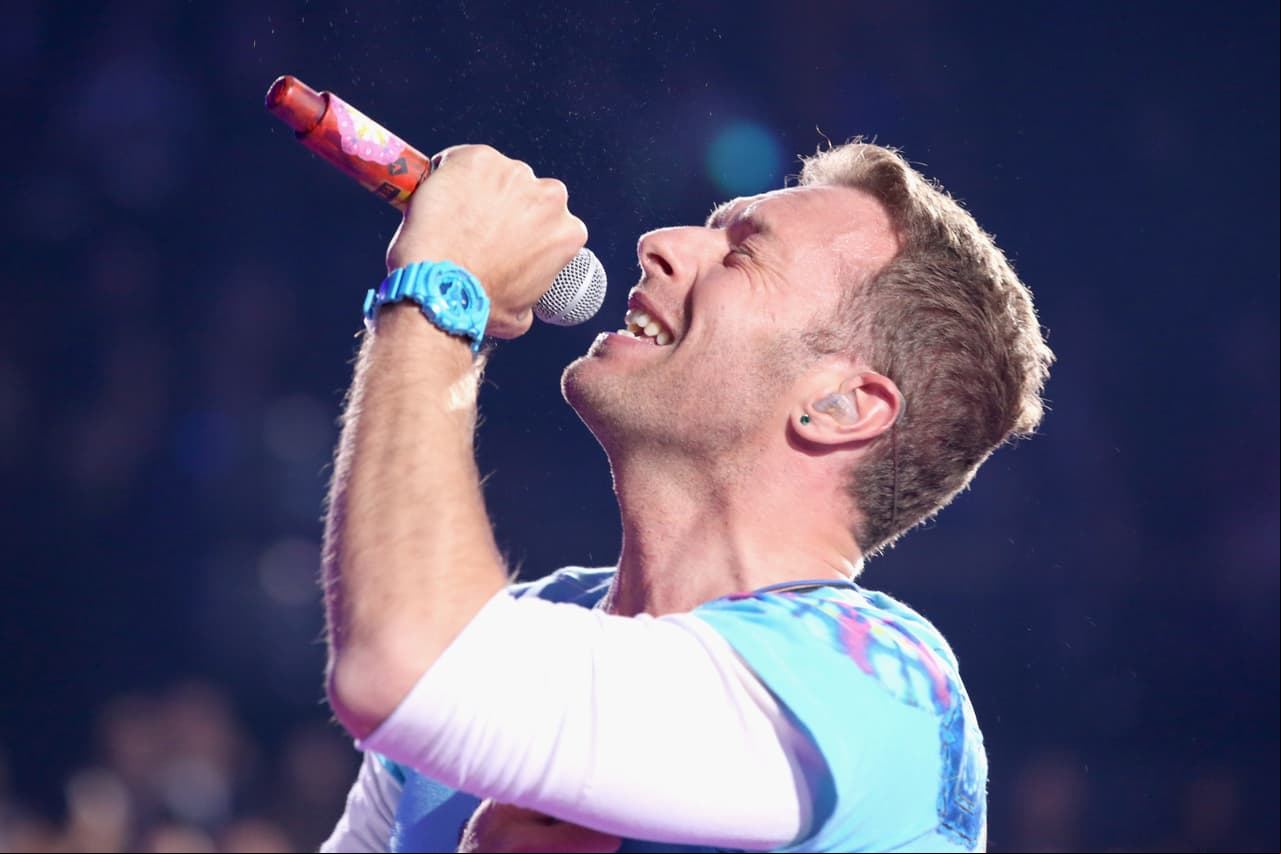 INGLEWOOD, CA - MARCH 05: Musician Chris Martin performs onstage at the 2017 iHeartRadio Music Awards which broadcast live on Turner's TBS, TNT, and truTV at The Forum on March 5, 2017 in Inglewood, California. (Photo by Jonathan Leibson/Getty Images for iHeartMedia)