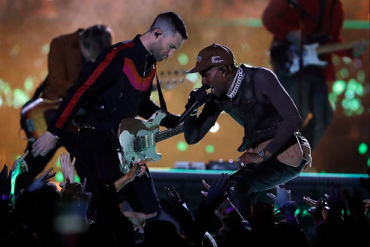 Maroon 5 interpretó temas como She Will be Loved’, ‘Sugar’ y ‘Moves Like Jagger’.
