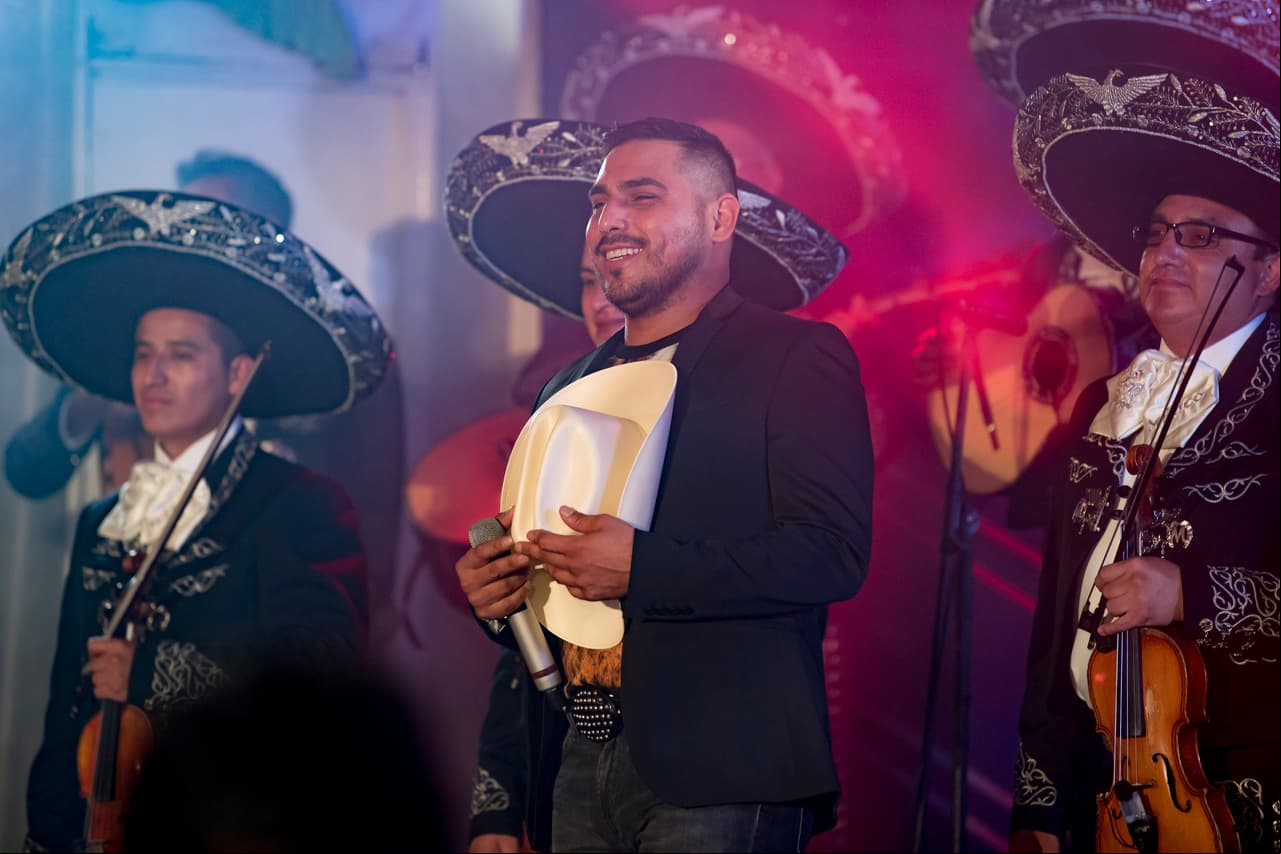 Espinoza Paz se mostró agradecido con el recibimiento de sus fans.