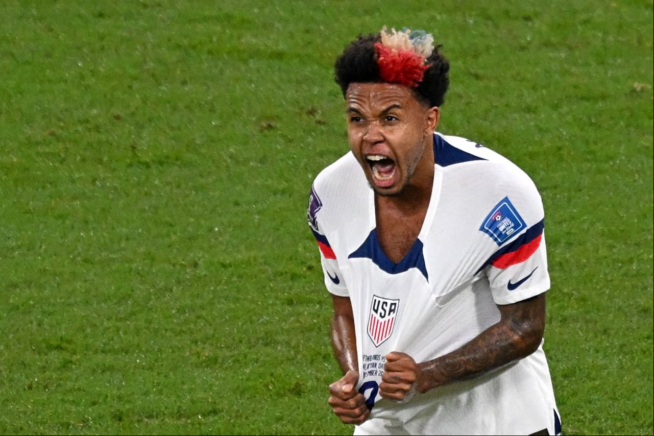 Países Bajos 3-1 Estados Unidos: Dumfries repartió par de asistencias y anotó un gol para sellar el boleto a los Cuartos de Final para la Oranje.