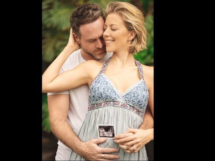 Fue el pasado 21 de agosto que la actriz de ‘El Señor de los cielos’ dio a conocer que esperaba a su primer hijo al lado del actor Erik Hayser, con quien se comprometió cuatro meses antes.