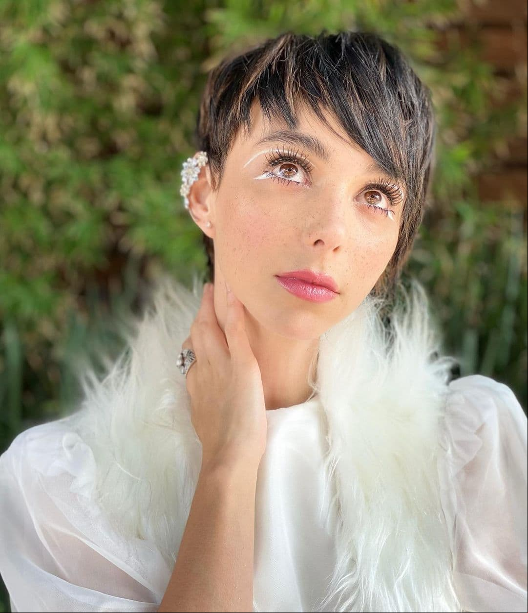 Ahora, Natalia Téllez lució el pelo con un corte Pixie, con un vestuario inspirado en Oso Polar, conquistando a los fans en redes sociales donde se pudieron leer comentarios como: "Te ves hermosa". Sigue a la presentadora en la gran final de ¿Quién es la Máscara? que se realizará este 13 de diciembre a las 8 de la noche, por Las Estrellas.