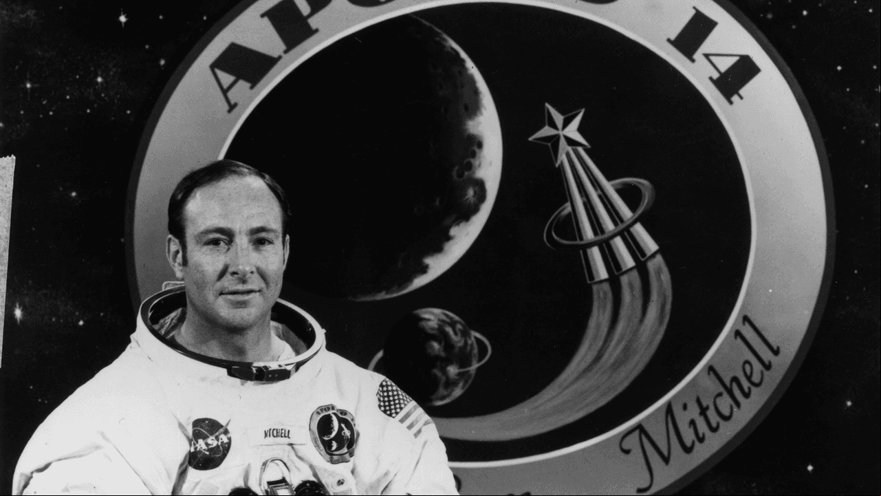 El astronauta Edgar Mitchell