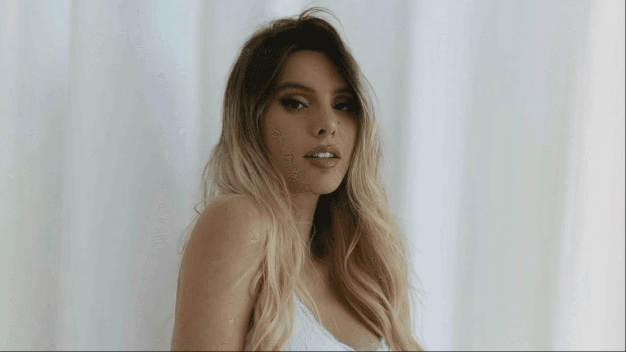 Lele Pons revela el sexo de su bebé en impactante fiesta... ¡y se cae dos veces!