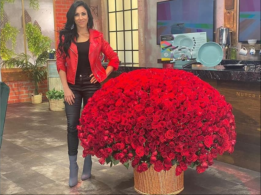 Mónica Noguera recibió un arreglo floral con más de mil rosas