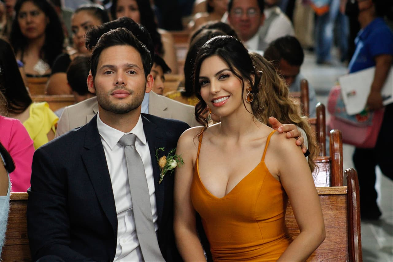Emmanuel Palomares y Mildred Feuchter posaron para la cámara de Las Estrellas.