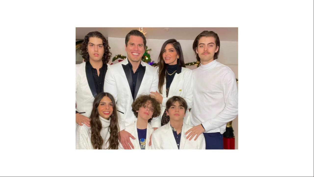 Ana Bárbara juto a todos sus hijos.