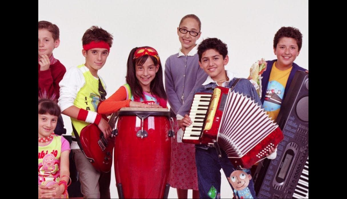 En 2003, Diego fue seleccionado para participar en la telenovela ‘Alebrijes y rebujos’, interpretando a ‘Ricardo Sánchez’, el antagonista de la historia, cuya producción contó con la participación de Miguel Martínez, María Chacón, Jesús Zavala, Nora Cano, Michelle Álvarez, Antonio Hernández y Allison Lozz, quienes también participaron en ‘Código F.A.M.A.’.
