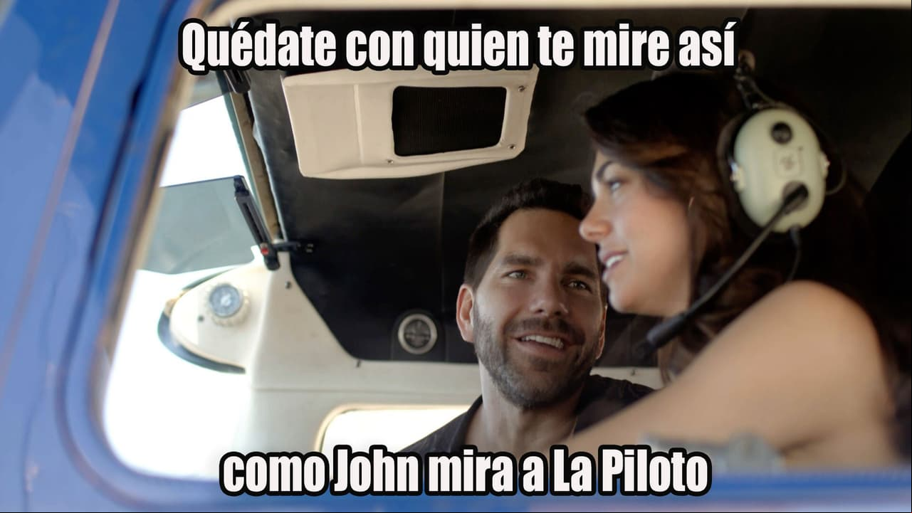 Todas queremos a un hombre guapo como John Lucio.