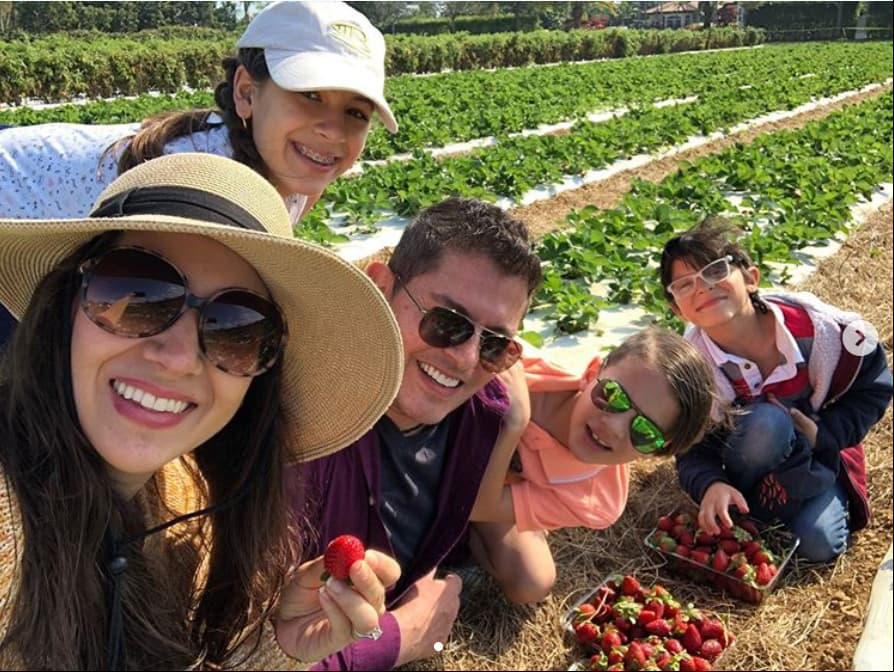 Ernesto Laguardia comparte en su cuenta de Instagram algunos de los momentos más memorables de su vida familiar junto a su esposa Patricia Rodríguez y sus tres hijos, Bárbara, Emiliano y Santiago.
