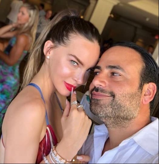 El cirujano plástico Benjamín Talei fue otro de los hombres que robó el corazón de la cantante y aunque en su momento Belinda negó el idilio, el especialista habló de su romance e hizo pública su ruptura en el programa ‘Un Nuevo Día’.