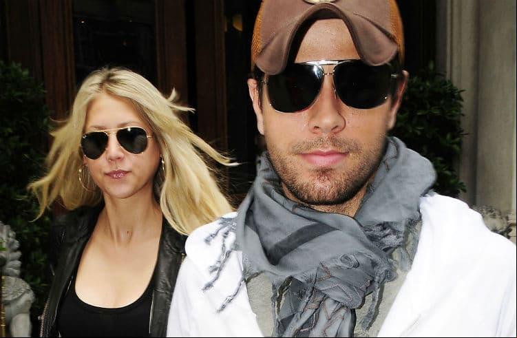 Enrique Iglesias y Ana Kournikova gastan 600 mil dólares en escapar