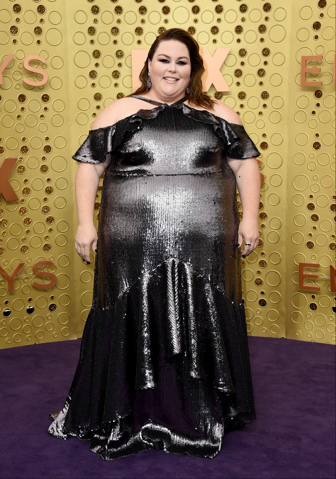 Chrissy Metz mostró un diseño de Christian Siriano que favorecía el color de sus ojos.