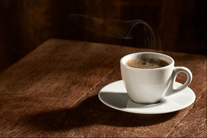 Otro posible beneficio del café: previene la esclerosis múltiple y ayuda a controlar uno de sus peores síntomas