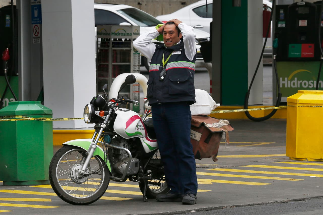 Mhoni Vidente predice cuándo se terminará el desabasto de gasolina