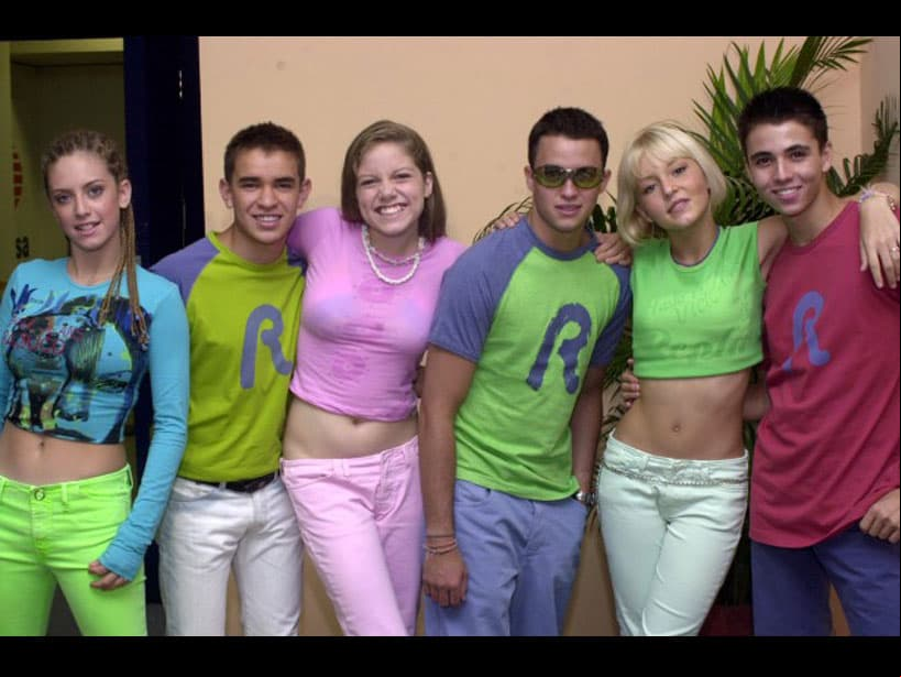 Formó parte del grupo musical Rabanitos Verdes; sin embargo, poco a poco descubrió que su verdadera pasión era la actuación.