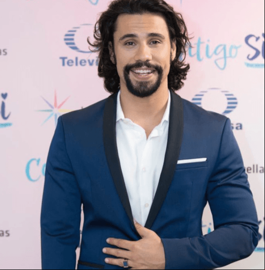En exclusiva, Carlos Speitzer, quien da vida a 'Abel' en la telenovela "Contigo Sí", contesta el cuestionario de Las Estrellas para conocerlo mejor. ¡Tienes que leer sus respuestas!