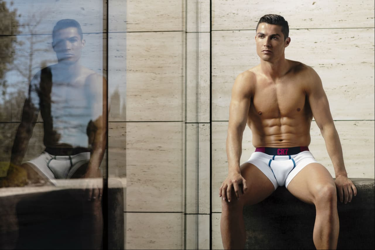 Estas son las fotos de su última campaña en ropa interior.