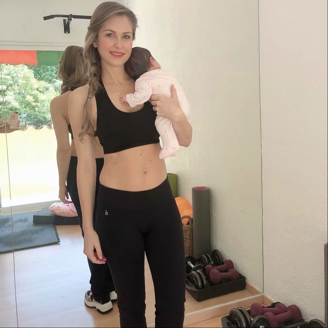 “Hoy, después de mucho tiempo, empecé a hacer un poco de ejercicio, pero la diferencia es que ahora tengo la mejor compañía. Ahora todo sabe mejor, así es el amor”, comentó la actriz a mediados de junio.