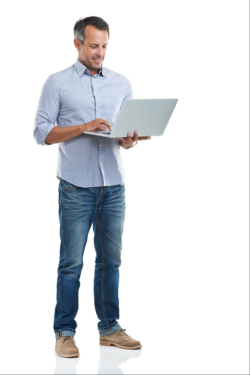Jeans. Asegúrate de elegir la talla correcta y que encaje perfectamente bien a tu cintura; el azul oscuro y el negro son básicos.