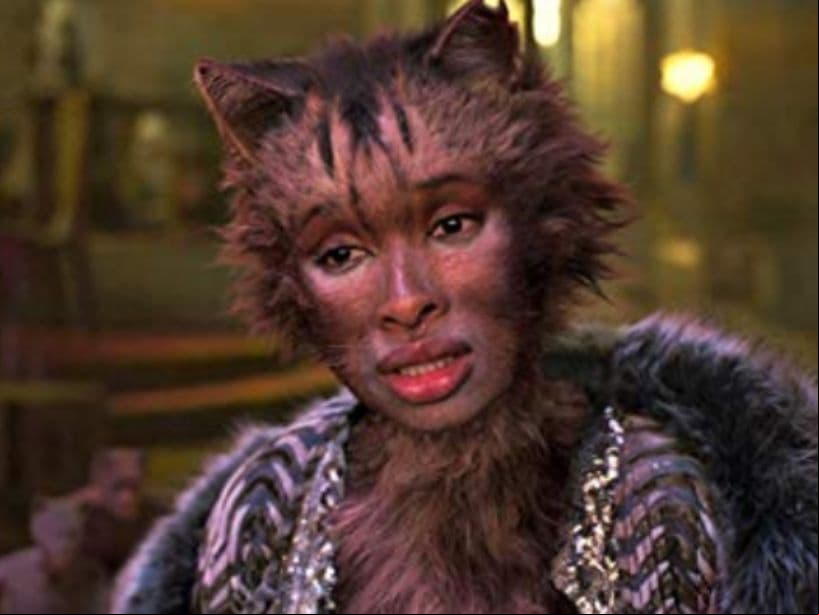 La película musical es dirigida por Tom Hooper, quien trabajó en Les Miserables en el 2013. Jennifer Hudson es una de las actrices encargadas de portarse como un gato bigotón... con labios y dientes de humano.