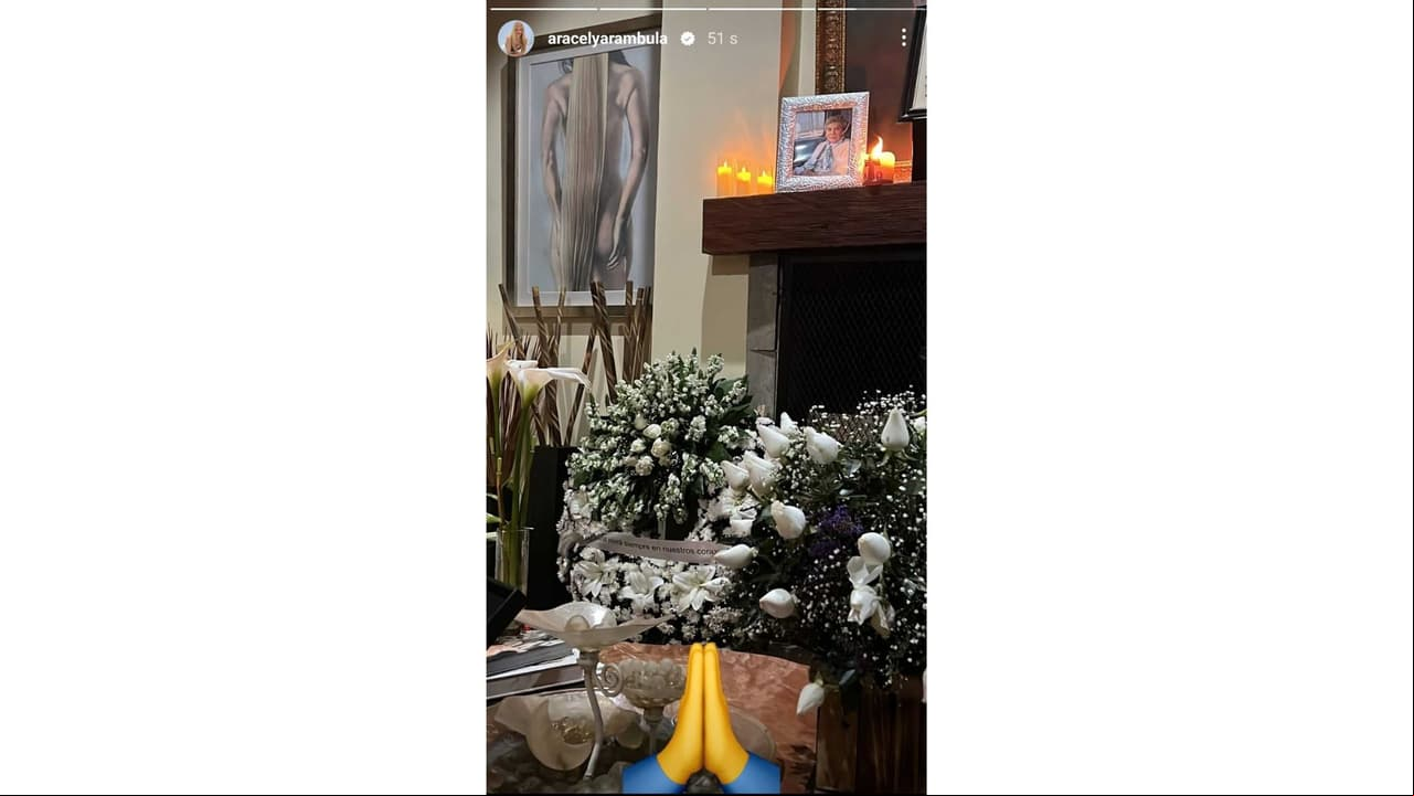 Aracely Arámbula mostró el altar para su mamá.