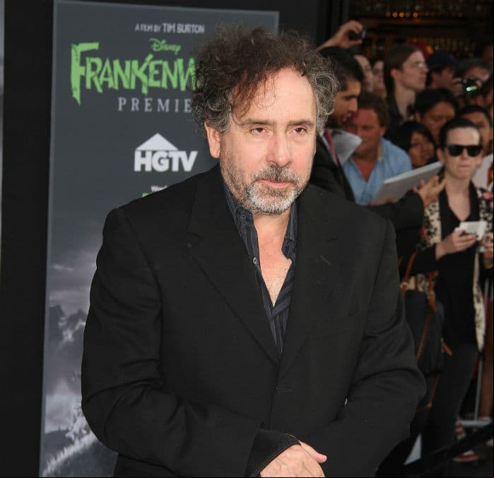 Tim Burton ya está en México y causó conmoción durante su llegada