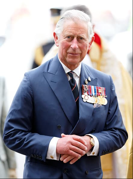 Sin embargo, en el mismo comunicado también se afirmó que el heredero al trono británico, de 71 años, ya se encuentra aislado en su residencia de Balmoral, Escocia.