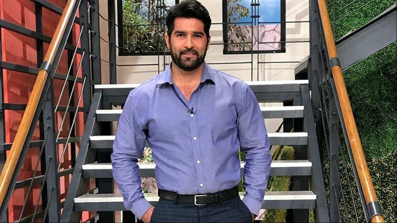 Arturo Carmona olvida la letra de la canción 'Despacito' y lo resuelve con divertido baile