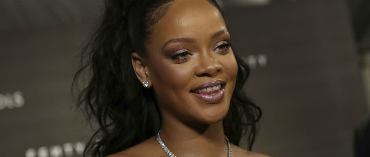 Rihanna seduce a la cámara de Vogue ¡y llega a la portada!