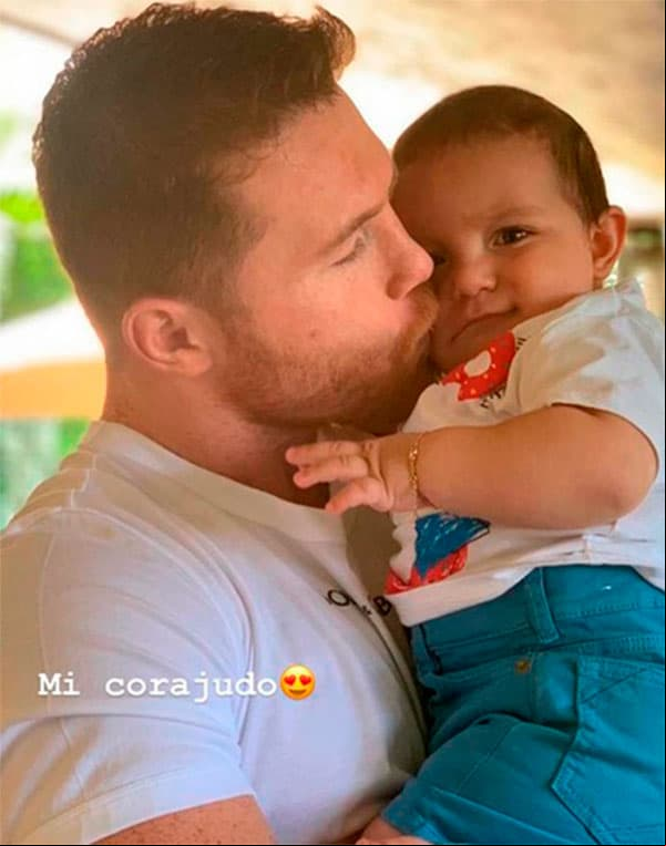 El pequeño es fruto de la relación que tuvo el boxeador con la empresaria Nelda Sepúlveda, con quien tuvo un fugaz romance cuando él terminó con Fernanda Gómez.