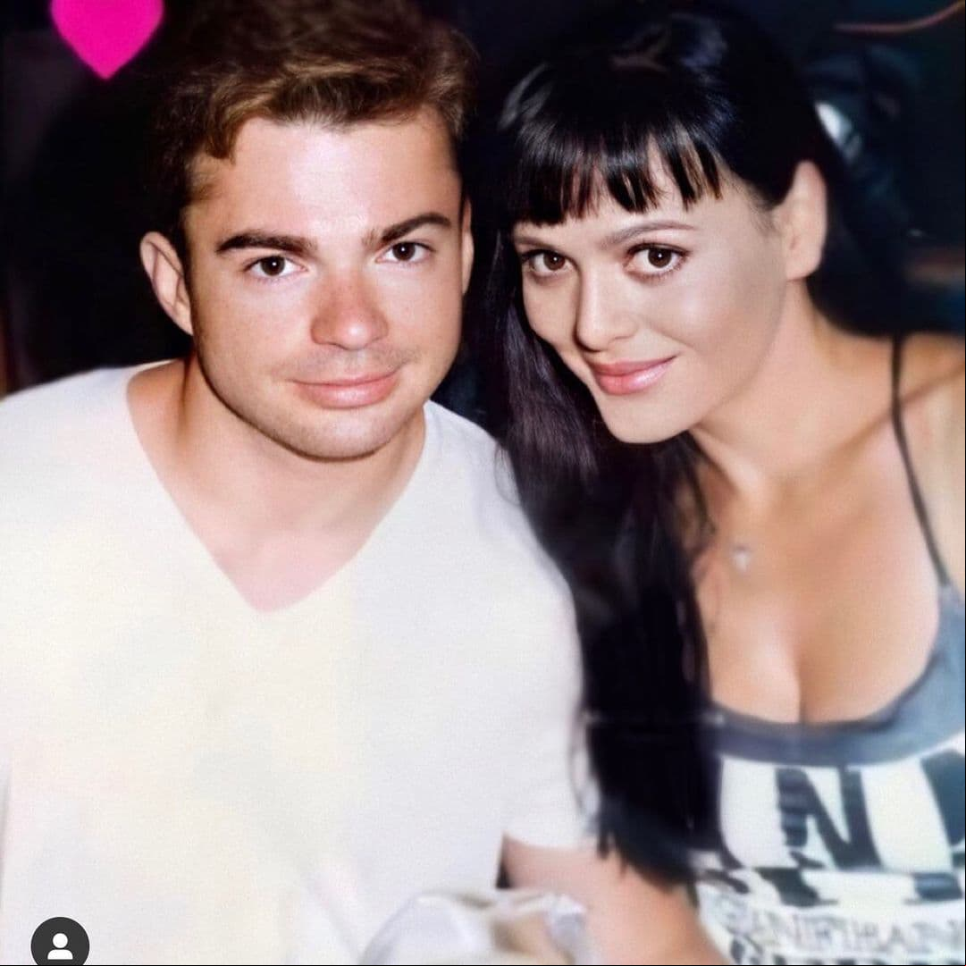 Maribel Guardia compartió una serie de fotografías junto su esposo Marco Chacón, dejando al descubierto que sigue muy enamorada de él tras 23 años juntos.