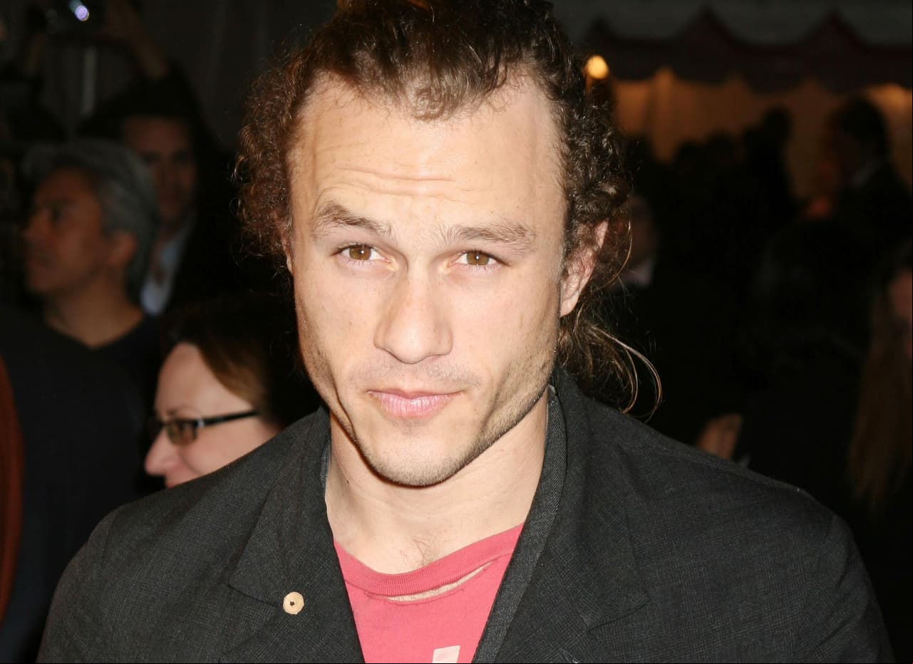 Photos © 2007 The Grosby Group - Tuesday November 13 2007. Heath Ledger on the red carpet outside Chelsea West Theater for the New York premiere of the movie "I'm Not There".