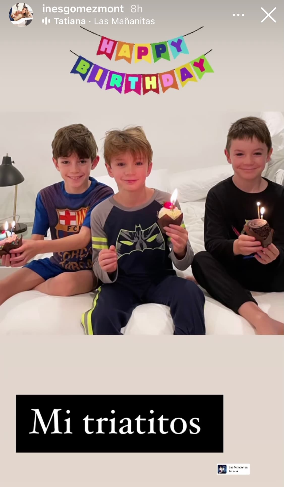 Desde muy temprano, y con los tradicionales "sartenazos" con los que suelen despertar en la familia Gómez Mont Álvarez al o los festejados en cuestión, la presentadora mostró que Javier, Diego y Bruno soplaron un pequeño pastel en cama.