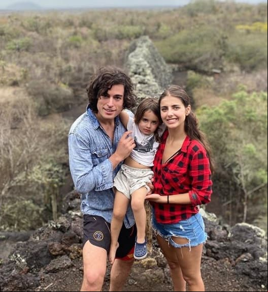 Michelle Renaud y su hijo viven emocionantes vacaciones con Danilo Carrera en Ecuador