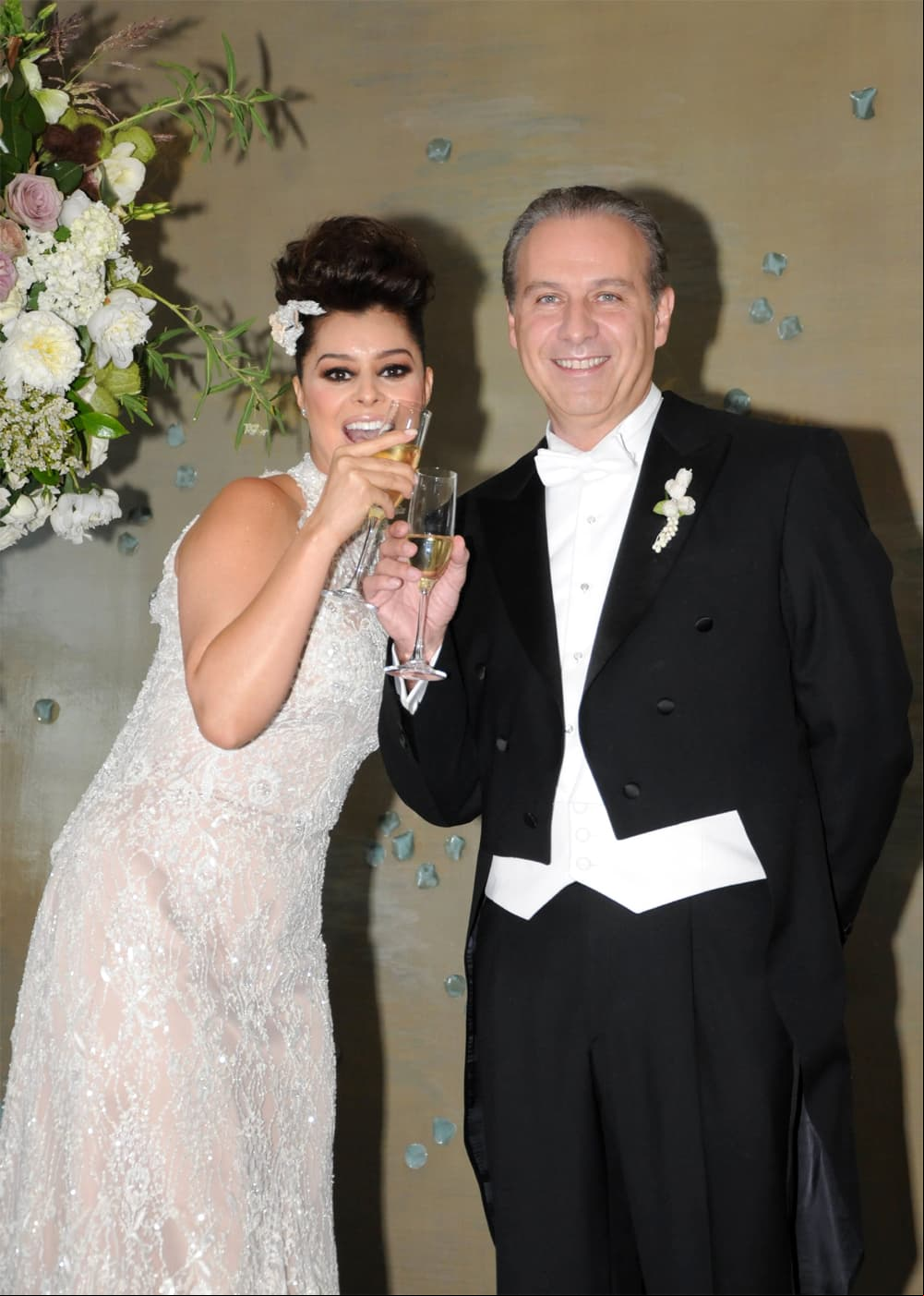 Por tercer ocasión, el abogado de casó con Yadhira Carrillo en una ceremonia que se realizó en el Colegio de las Vizcaínas el 31 de marzo de 2012, con quien no tuvo hijos.