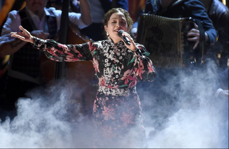 Natalia Lafourcade dejaría el pop para ¡cantar con mariachi!