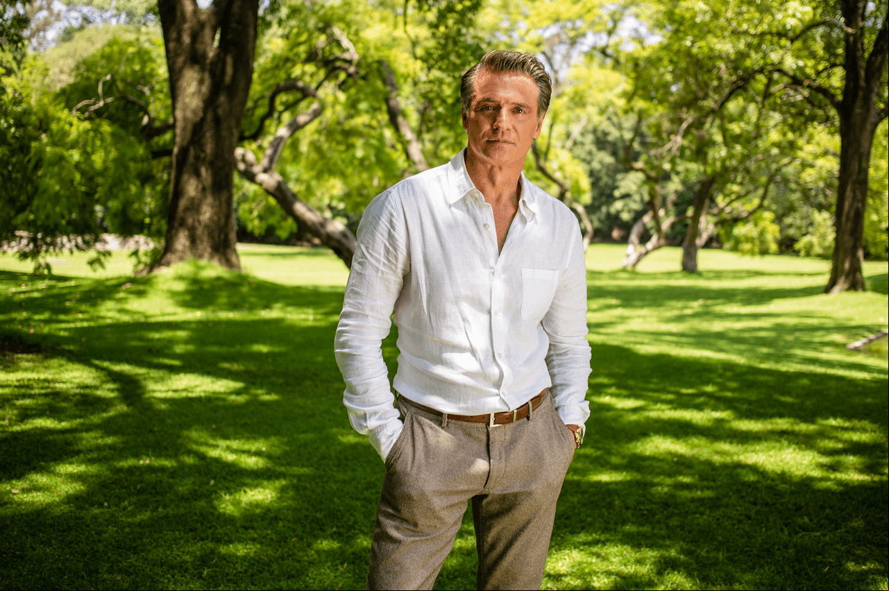 Tras realizar una participación especial en "Rubí", volveremos a ver en pantalla a Juan Soler ahora como protagonista de "La Mexicana y el Güero".