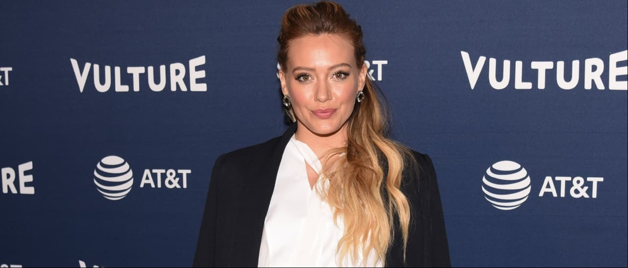 Hilary Duff anuncia su embarazo con tierna foto